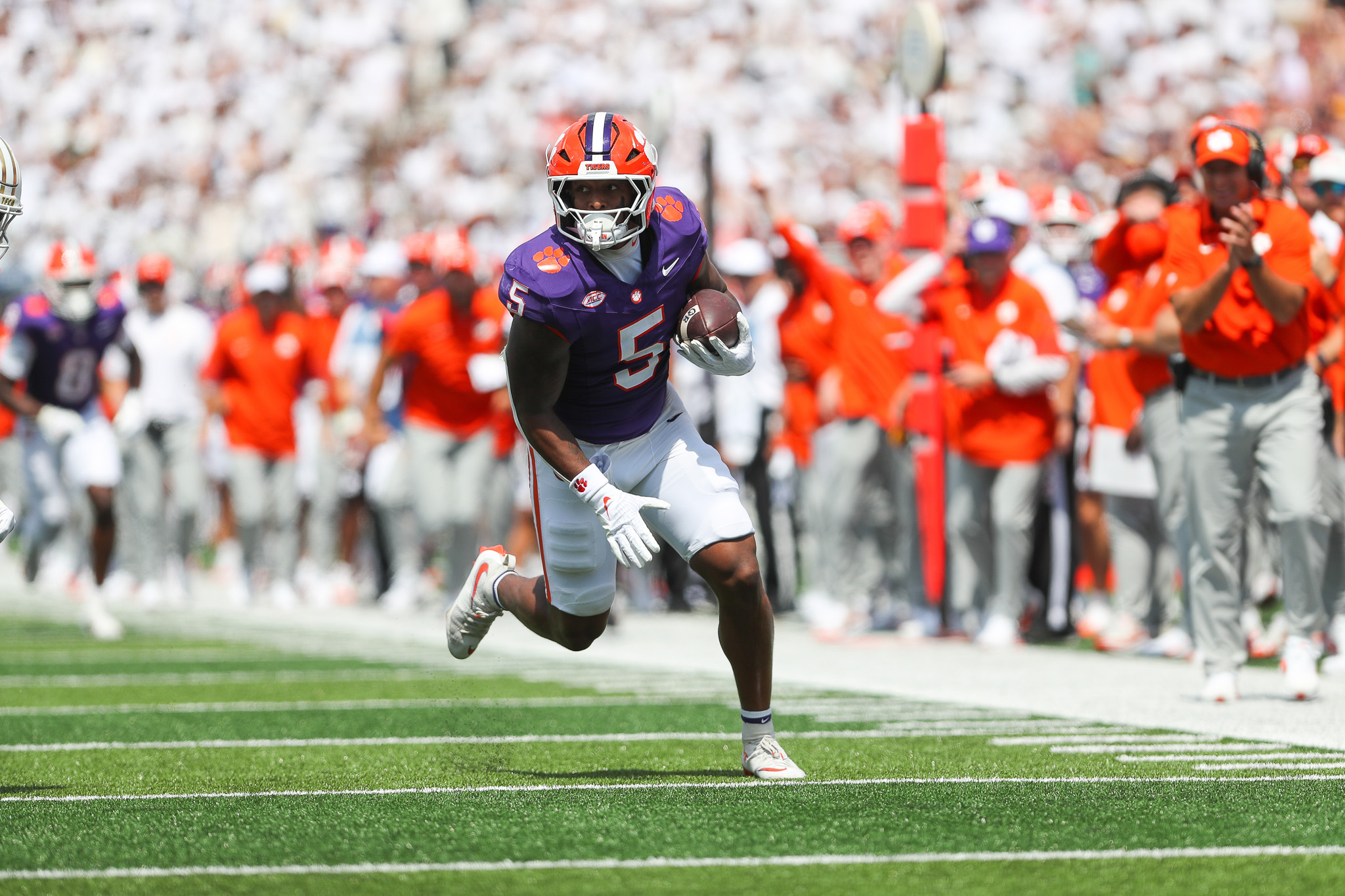 Clemson tight end commits to WVU, 1st tight end of the period